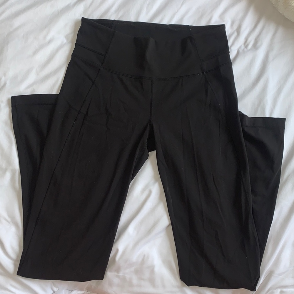 Lululemon Groove High-Rise Flared Pant, size 10